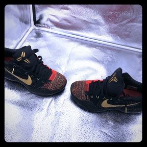 💯% Authentic Used Kobe 10 Elite Low 'Christmas'